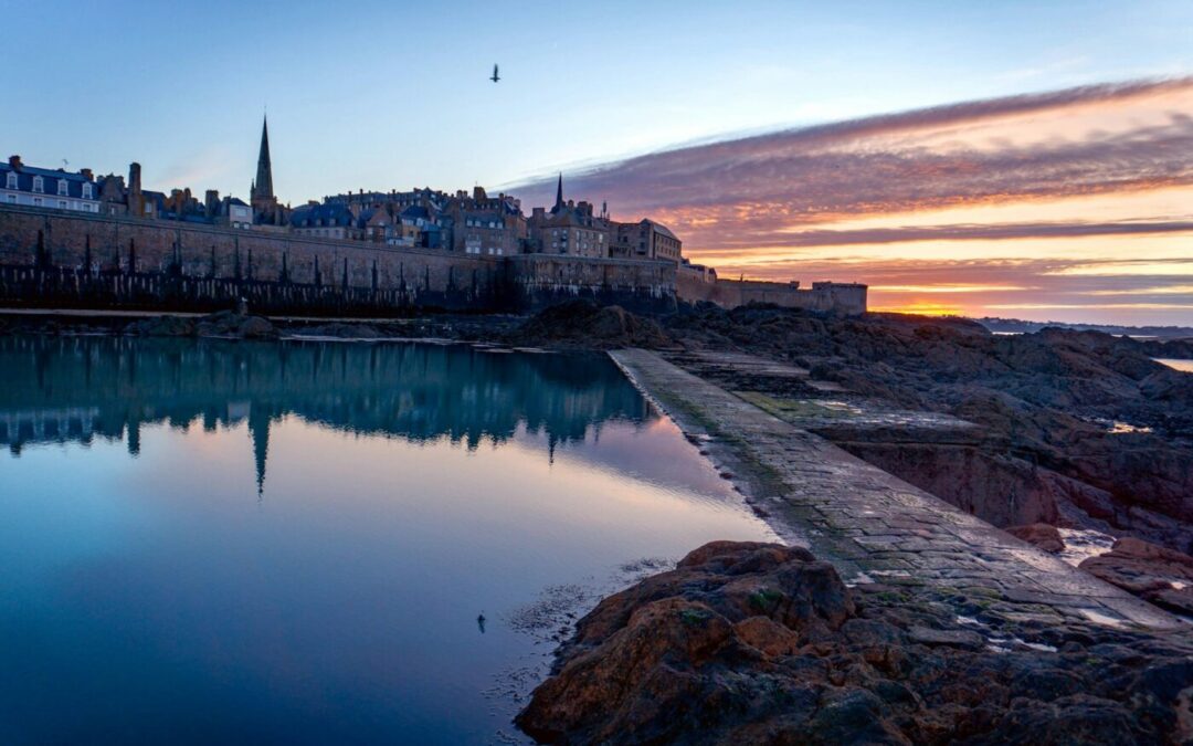 Artisan peintre à Saint-Malo : 7 critères pour bien choisir (et éviter les mauvaises surprises)